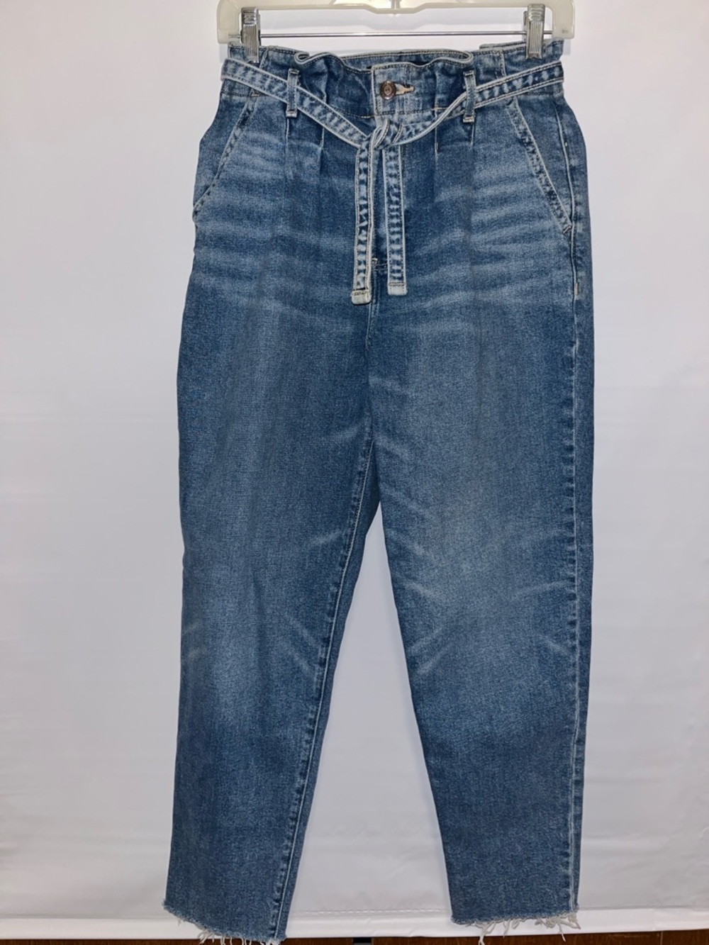 Hollister Ultra High-Rise Mom Jeans Size 7 R Paper Bag Tapered Leg Blue Denim
